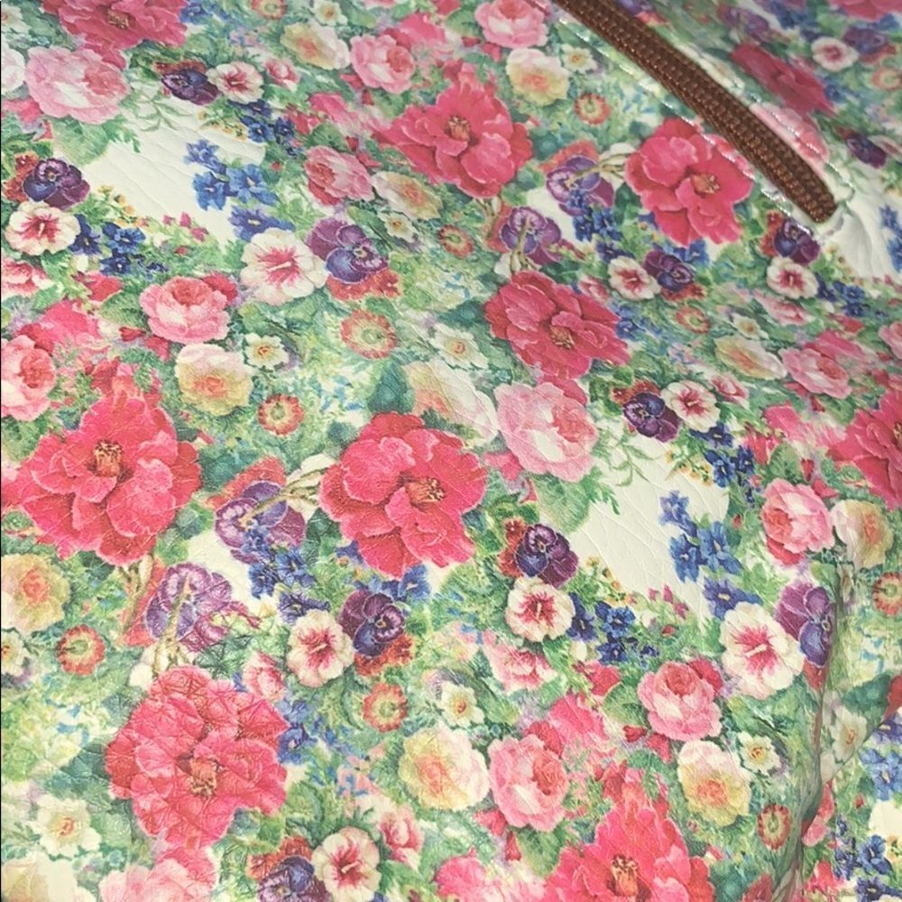 New - Lululemon print shoulder bag - Picture 9 of 9